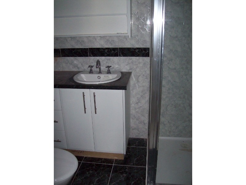 1 & 2/247 Wood Street, Preston VIC 3072