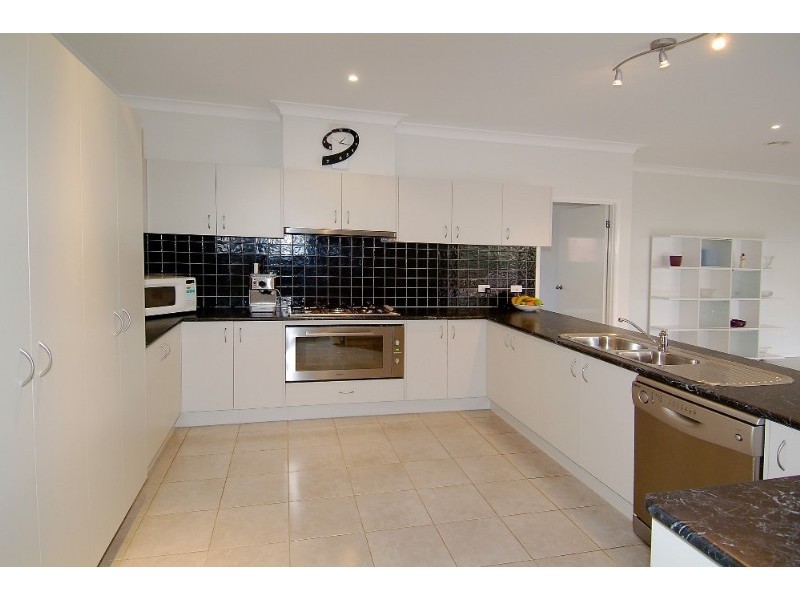 13 Sugarloaf Rise, Doreen VIC 3754