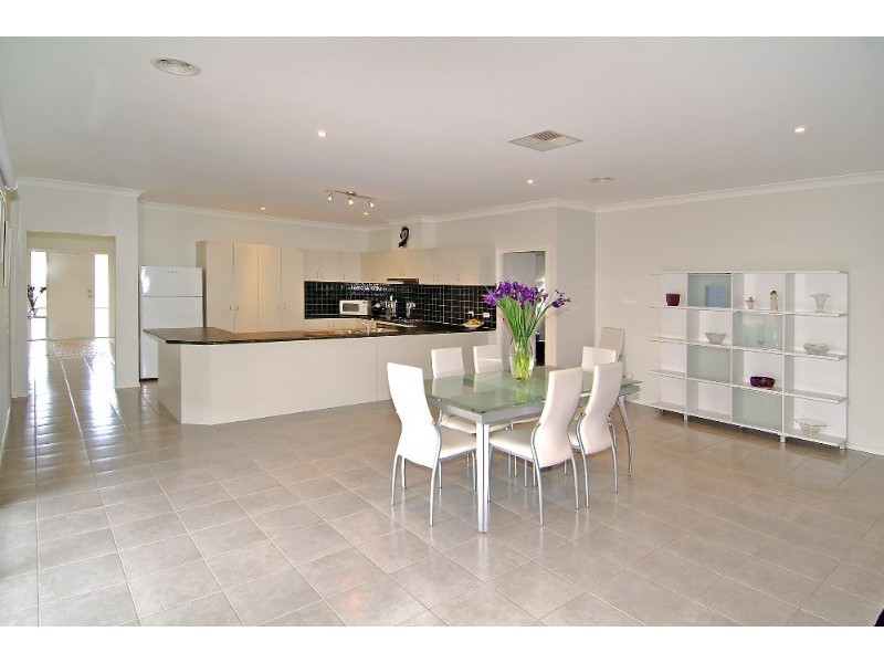 13 Sugarloaf Rise, Doreen VIC 3754