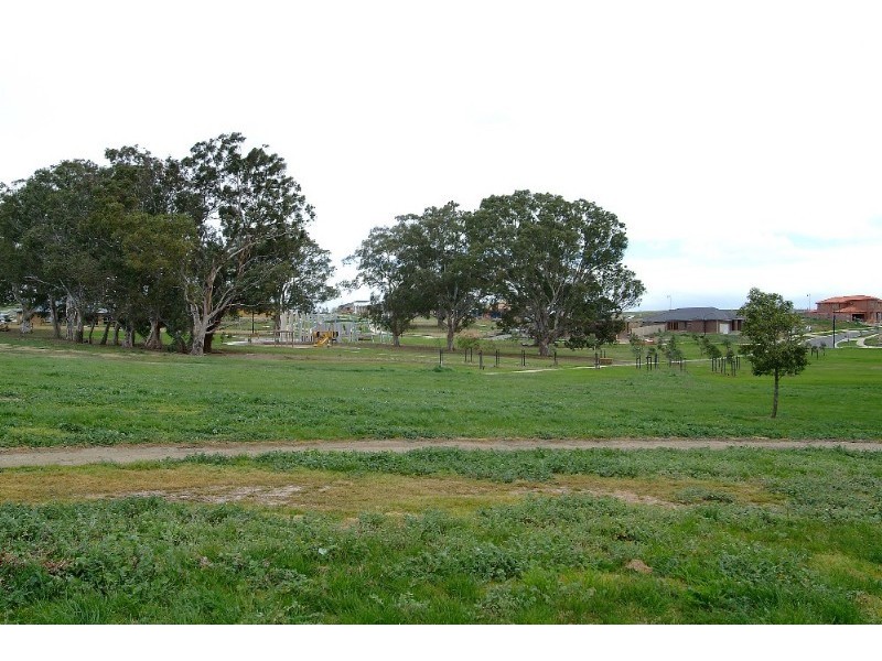 13 Sugarloaf Rise, Doreen VIC 3754