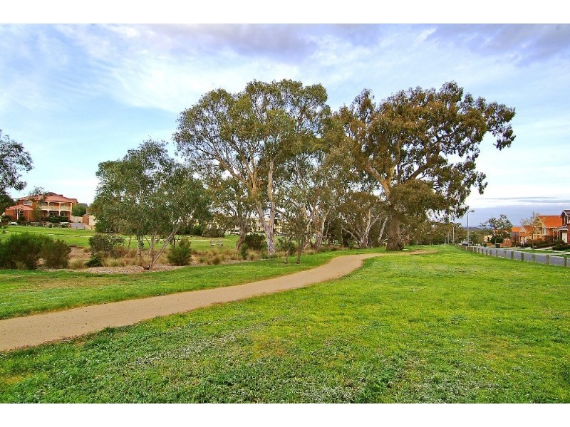 27 Montana Way, Mill Park VIC 3082
