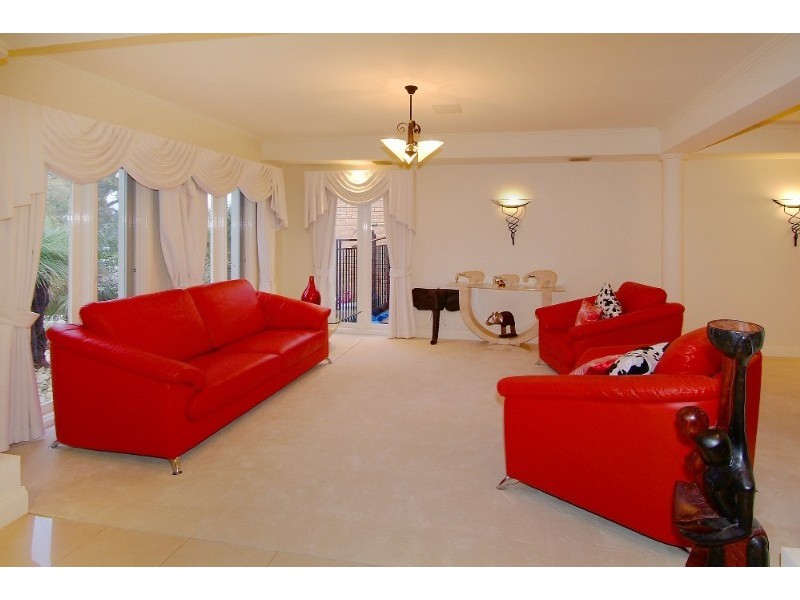 27 Montana Way, Mill Park VIC 3082