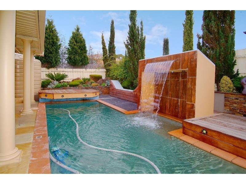 27 Montana Way, Mill Park VIC 3082