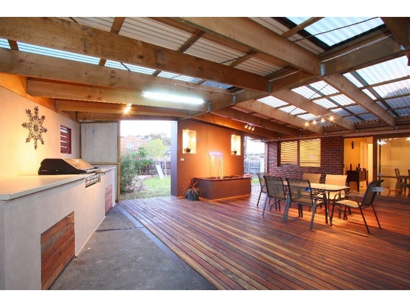 23 Jacaranda Drive, Mill Park VIC 3082