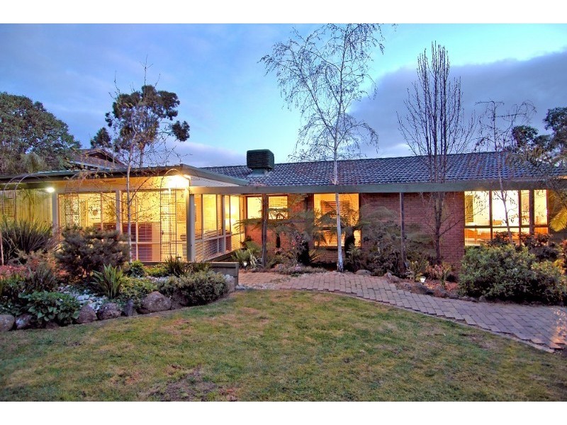 8 Bawden Close, Watsonia North VIC 3087