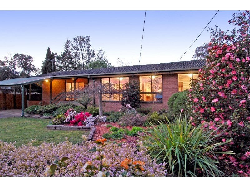 8 Bawden Close, Watsonia North VIC 3087