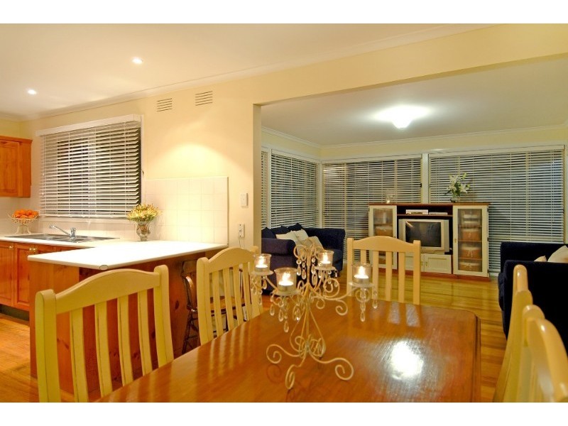 8 Bawden Close, Watsonia North VIC 3087