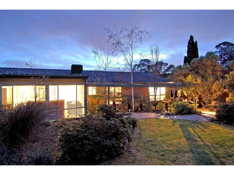 8 Bawden Close, Watsonia North VIC 3087