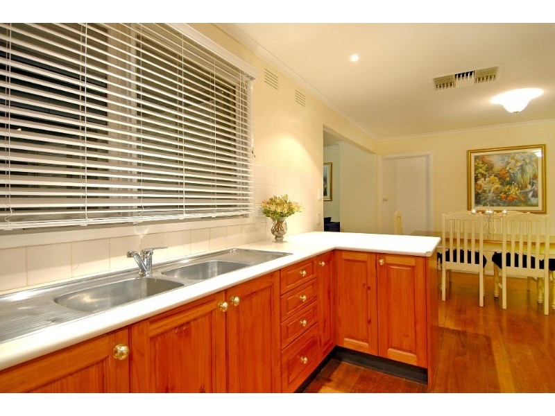 8 Bawden Close, Watsonia North VIC 3087