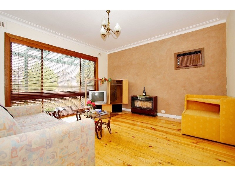 2 Whittier Street, Kingsbury VIC 3083