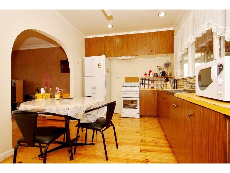 2 Whittier Street, Kingsbury VIC 3083