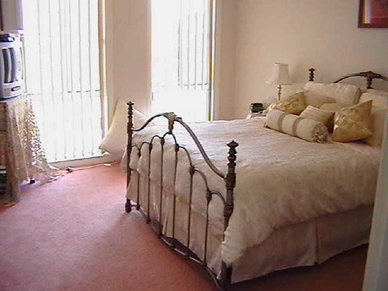 2 Domain Terrace, South Morang VIC 3752