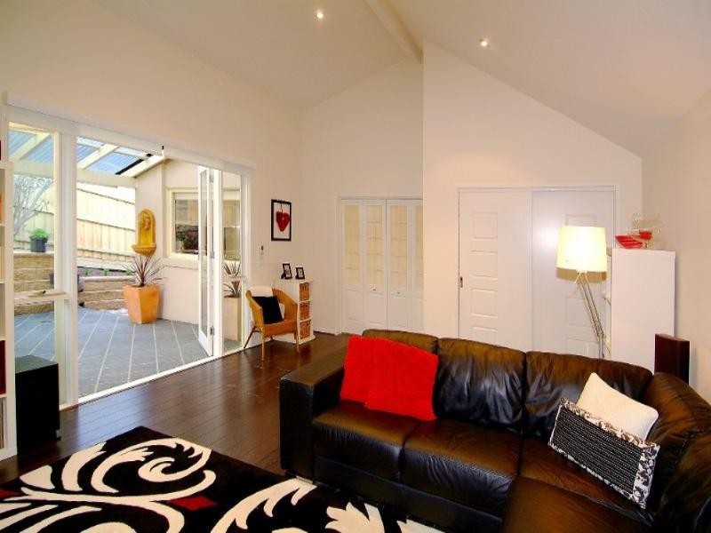 5 Edmund Rice Parade, Watsonia North VIC 3087