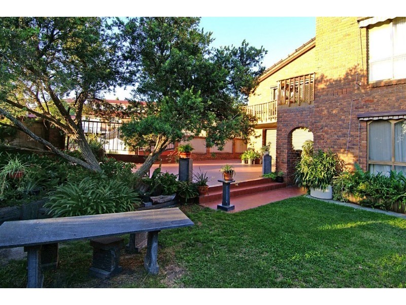 6 Friend Court, Mill Park VIC 3082