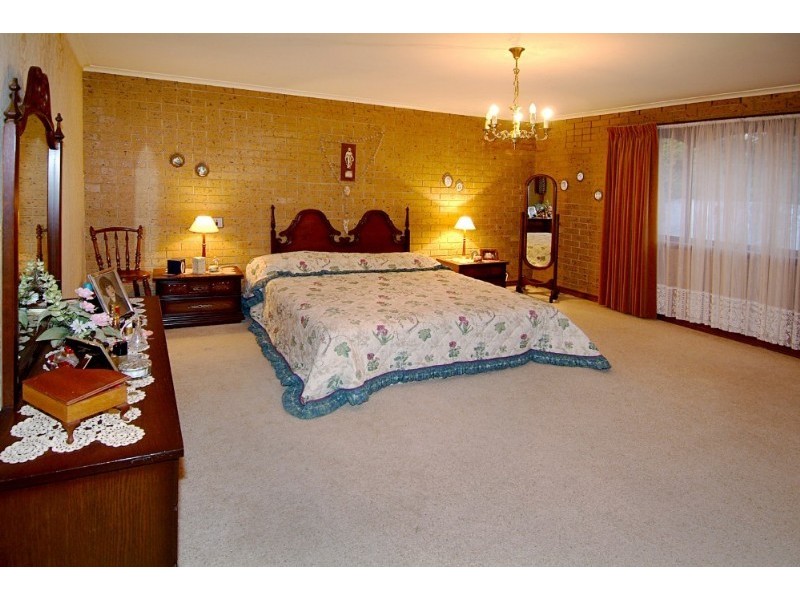 6 Friend Court, Mill Park VIC 3082