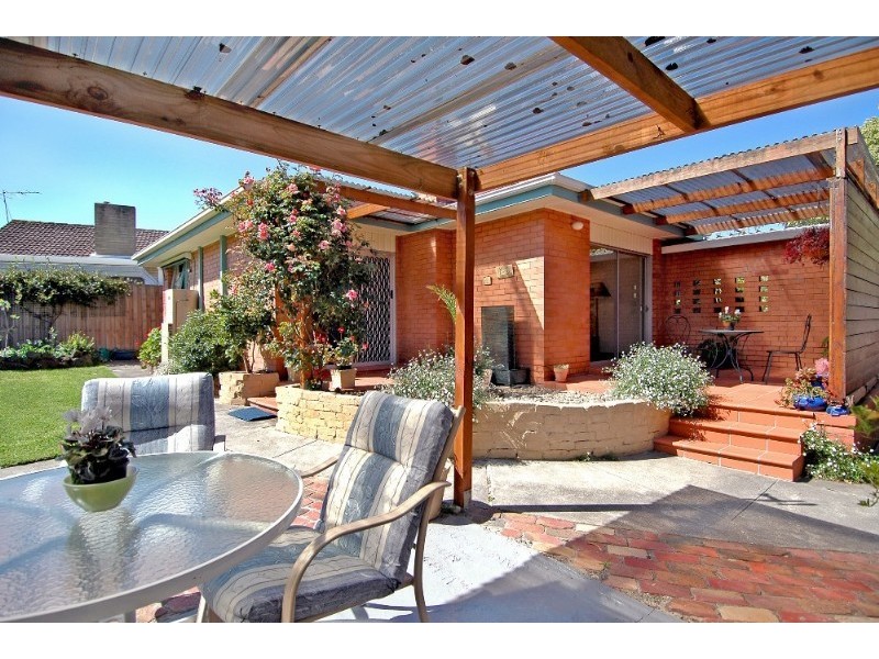 11 Loyola Court, Watsonia VIC 3087