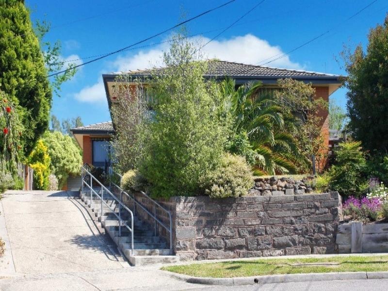 5 Damien Court, Watsonia North VIC 3087