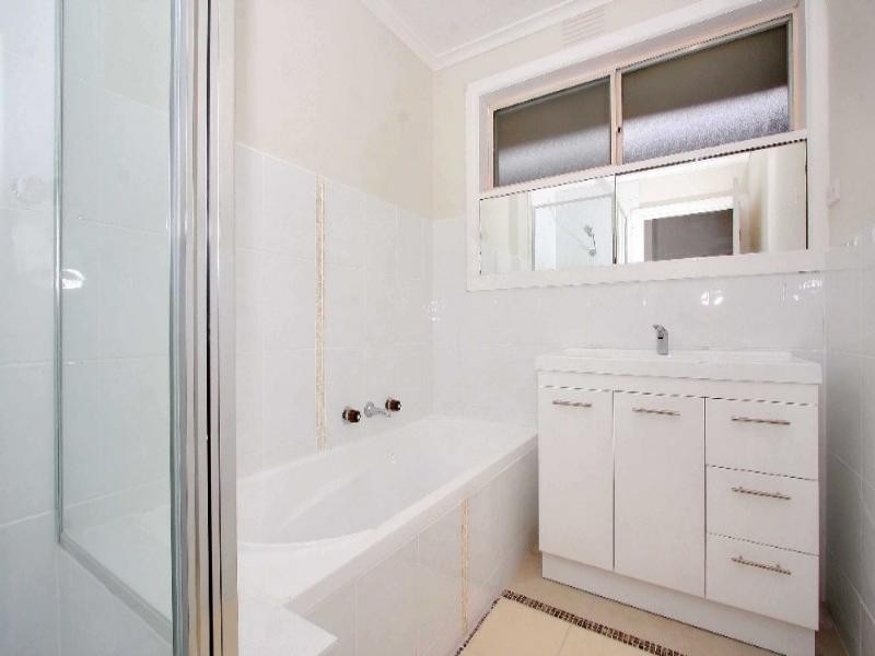 52 Windsor Crescent, Bundoora VIC 3083