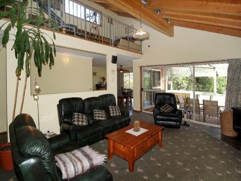 36 Greenwood Drive, Bundoora VIC 3083