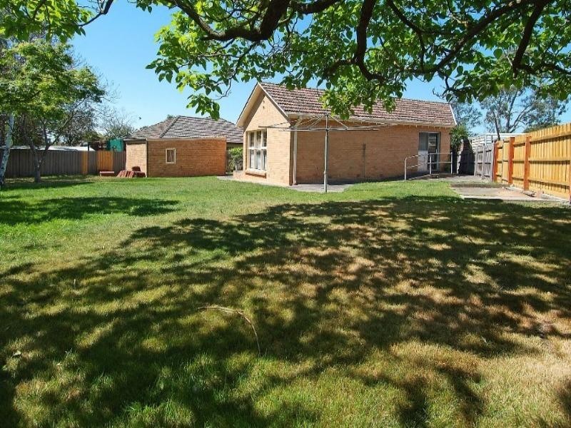 3 Crellin Crescent, Watsonia VIC 3087