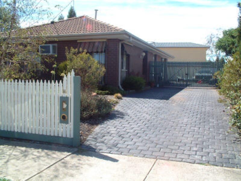 14 Meadow Glen Drive, Epping VIC 3076