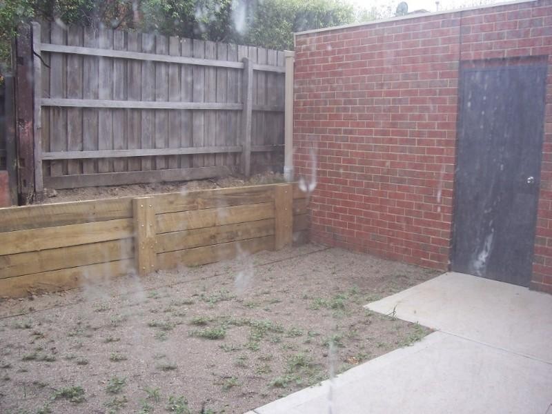 4/2 Faye Street, Reservoir VIC 3073