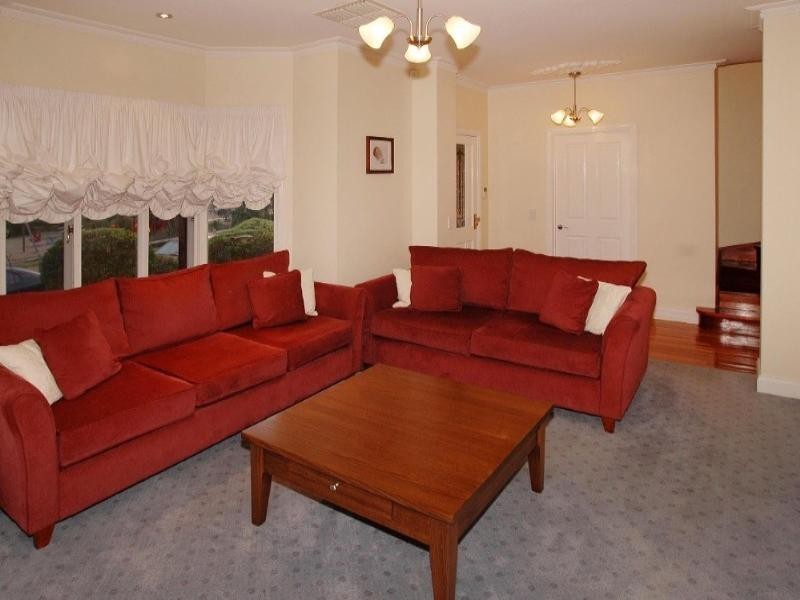 10 Viewbank Place, Mill Park VIC 3082