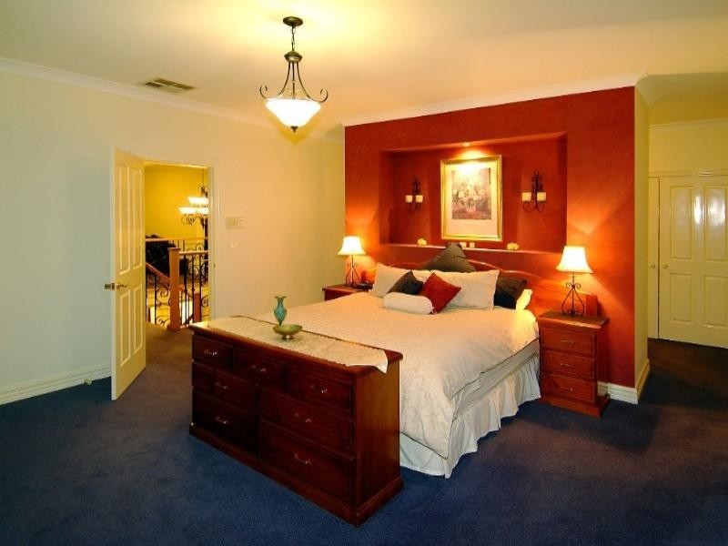 4 Ward Drive, Mill Park VIC 3082