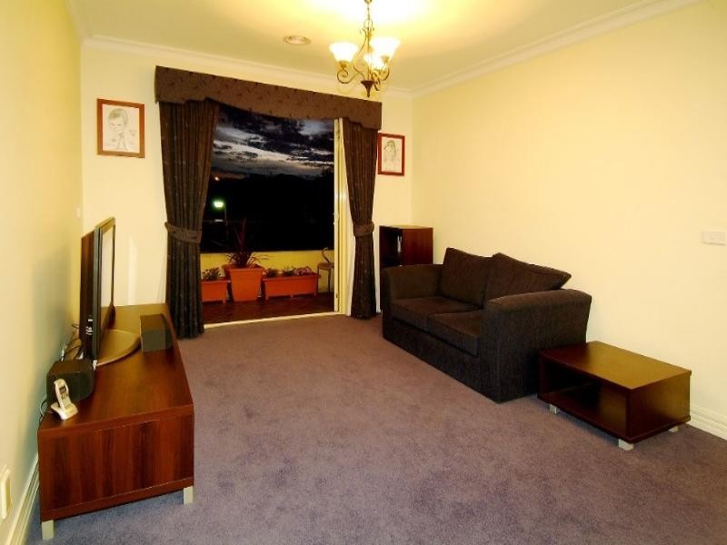 4 Ward Drive, Mill Park VIC 3082