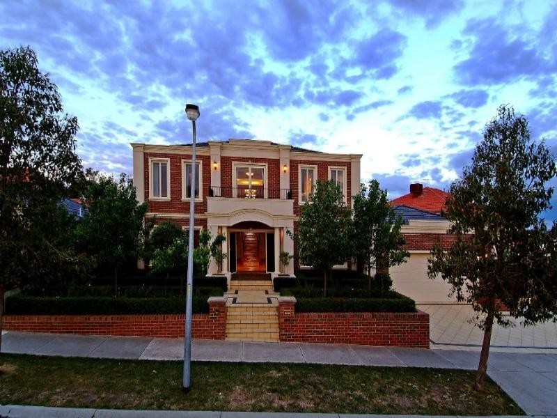 4 Ward Drive, Mill Park VIC 3082