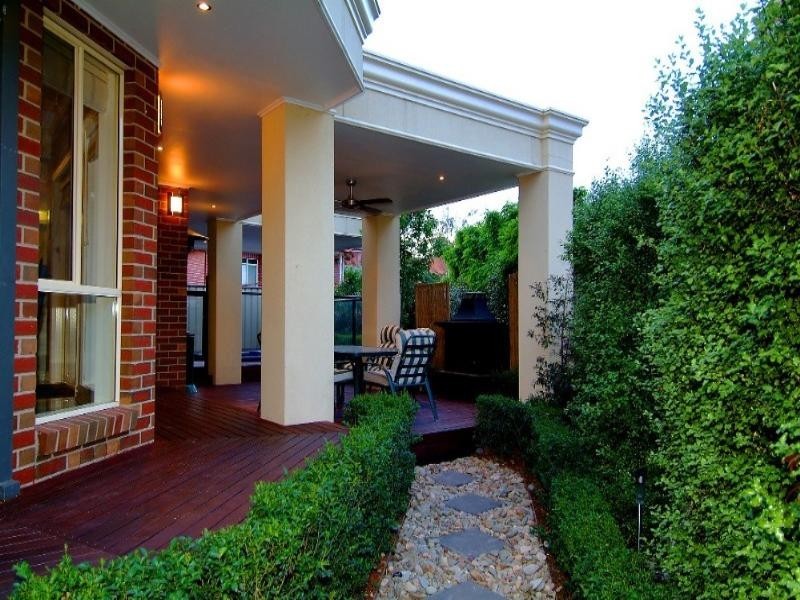 4 Ward Drive, Mill Park VIC 3082