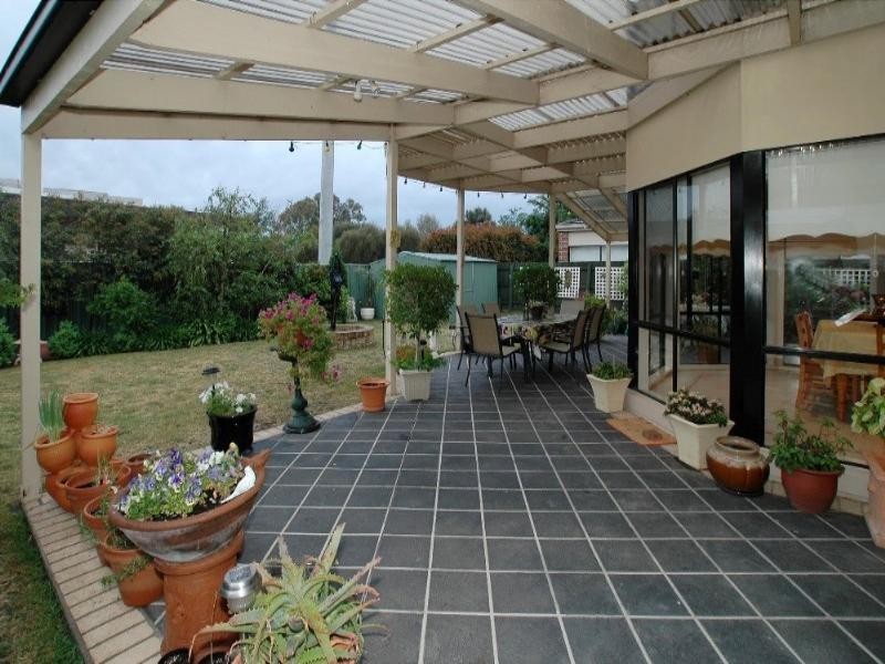 12 Bottlebrush Drive, Mill Park VIC 3082