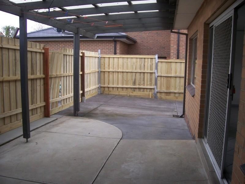 8 McIvor Street, Reservoir VIC 3073