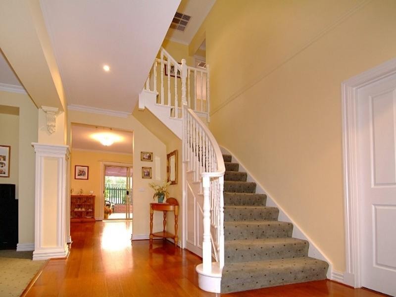 84 Stockdale Way, Mill Park VIC 3082
