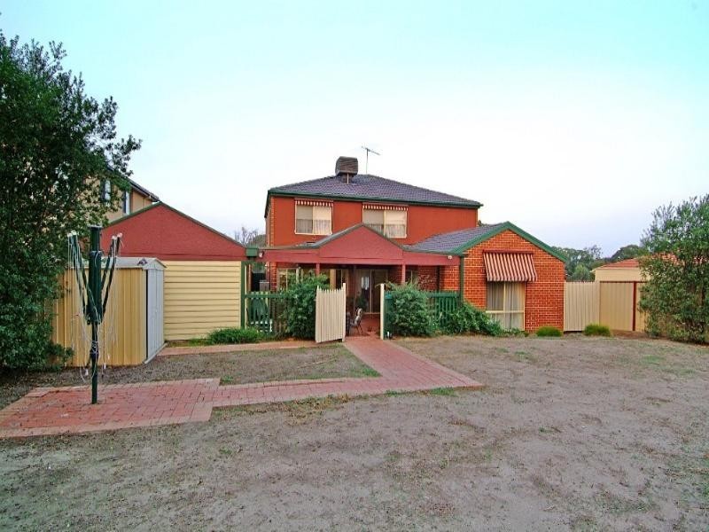 84 Stockdale Way, Mill Park VIC 3082