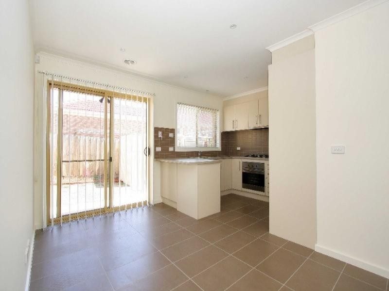 2/11 Bent Street, Bundoora VIC 3083