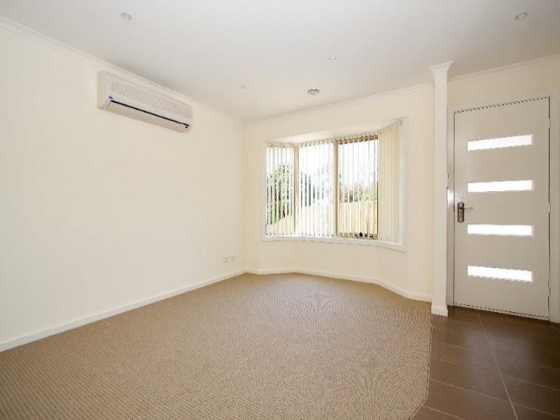 2/11 Bent Street, Bundoora VIC 3083