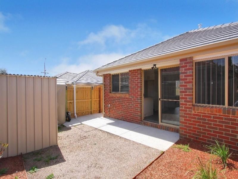 2/11 Bent Street, Bundoora VIC 3083