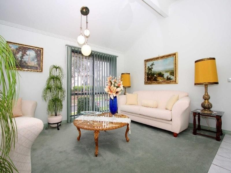 6 Bottlebrush Drive, Mill Park VIC 3082