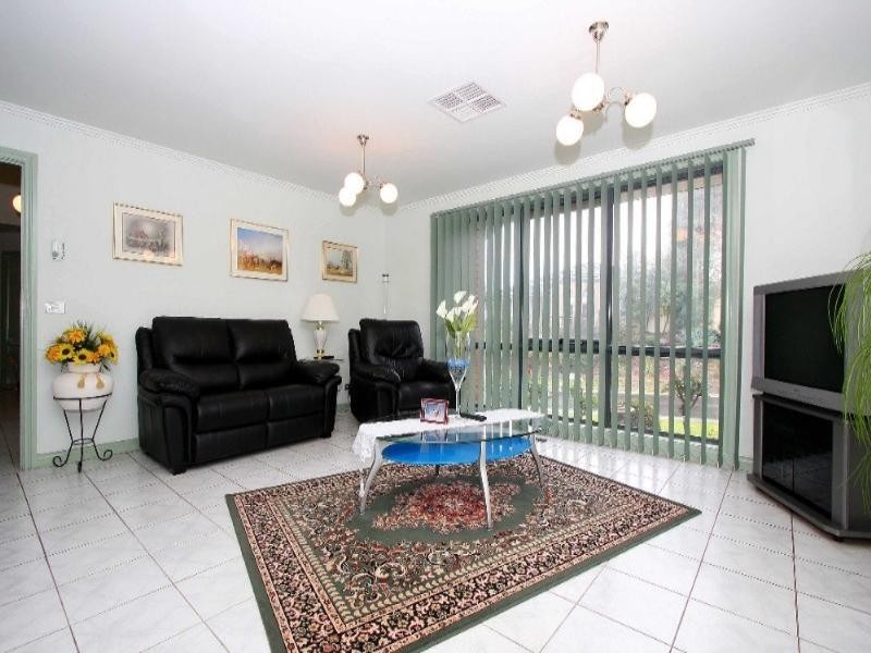 6 Bottlebrush Drive, Mill Park VIC 3082