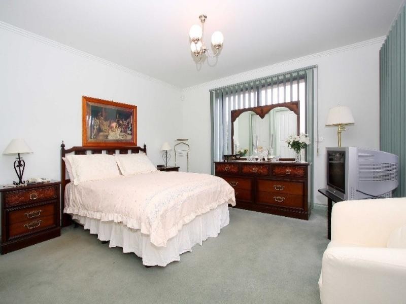 6 Bottlebrush Drive, Mill Park VIC 3082