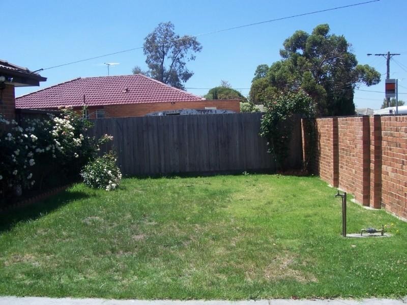 70 Dumbarton Street, Reservoir VIC 3073