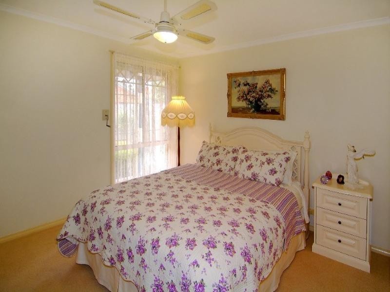 2/27 Bradley Drive, Mill Park VIC 3082