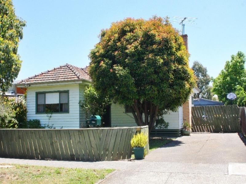 11 Whittier Street, Kingsbury VIC 3083