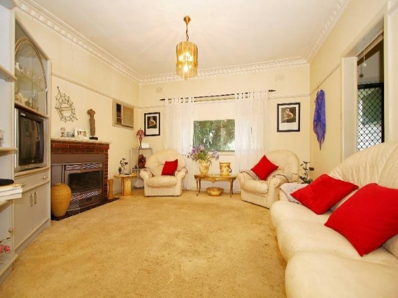 11 Whittier Street, Kingsbury VIC 3083