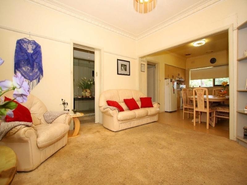 11 Whittier Street, Kingsbury VIC 3083