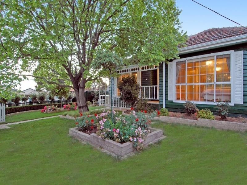 1 Curtis Avenue, Watsonia VIC 3087