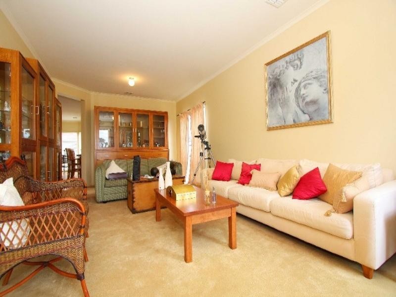 22 Parkview Crescent, Bundoora VIC 3083