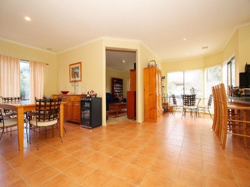 22 Parkview Crescent, Bundoora VIC 3083