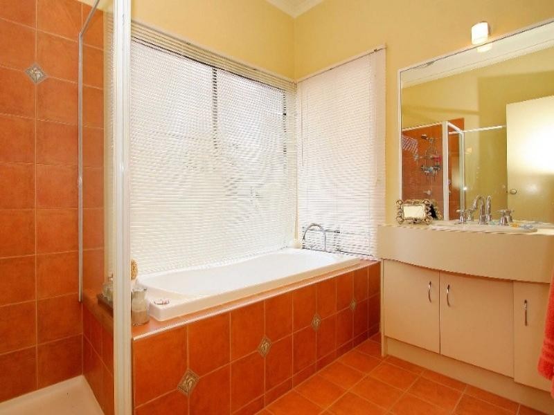 22 Parkview Crescent, Bundoora VIC 3083